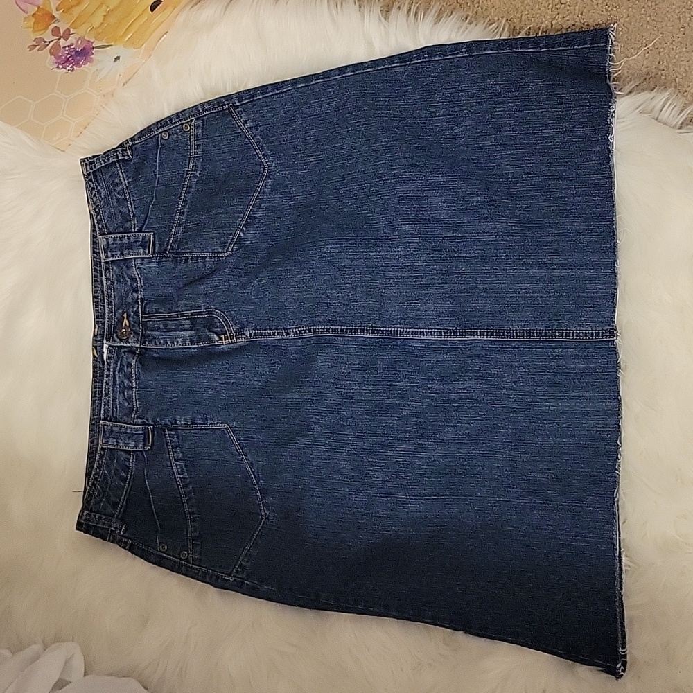 Cato blue jean skirt stretch denim 2 front 3 back pockets Unfinished hem…14 EUC
